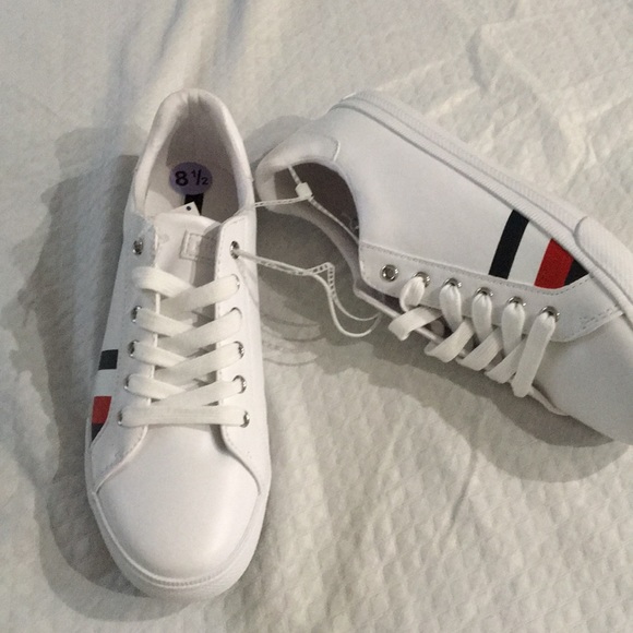 Tommy Hilfiger Shoes - Tommy Hilfiger 🆕